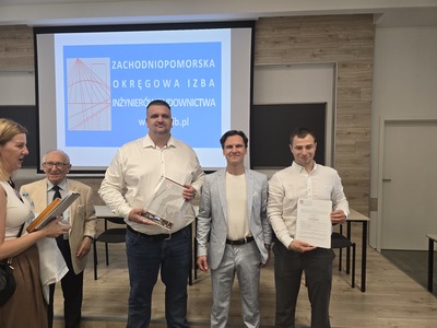 W dniu 29 czerwca 2026 r. na Wydziale Budownictwa i Inżynierii Środowiska ZUT w Szczecinie odbyło się uroczyste wręczenie uprawnień budowlanych