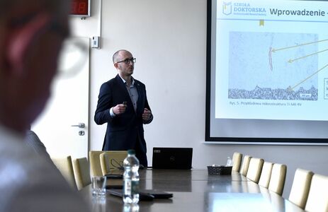 Doktoranci II roku prezentują rezultaty swojej pracy 