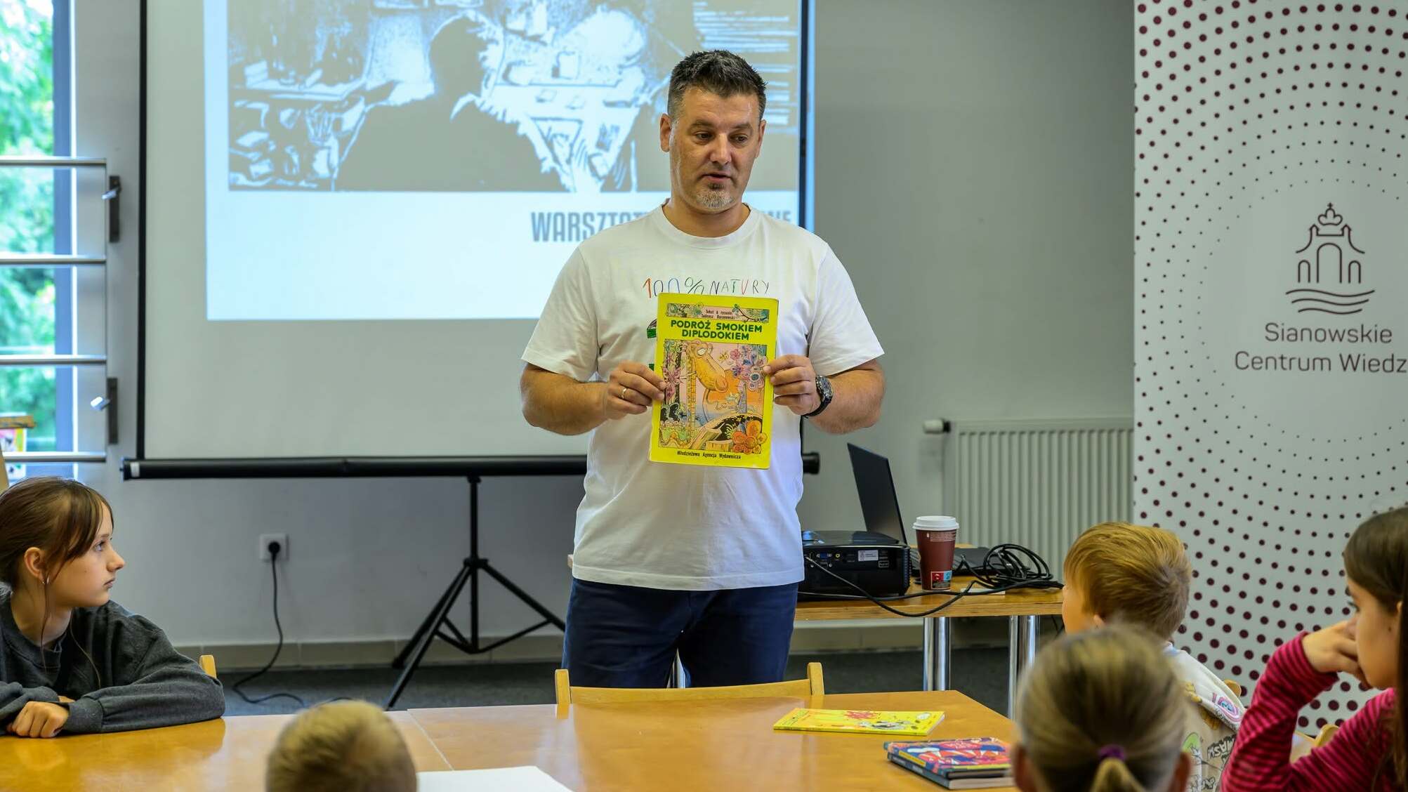 „Jak powstaje komiks?” - Warsztaty mgr Marcina Medzińskiego podczas FOLK FILM FESTIVAL