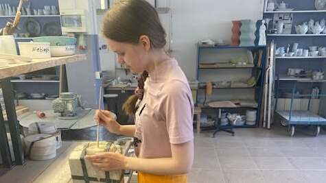 Amelia Aszyk na stażu w Ćmielów Design Studio pod skrzydłami Marka Cecuły!