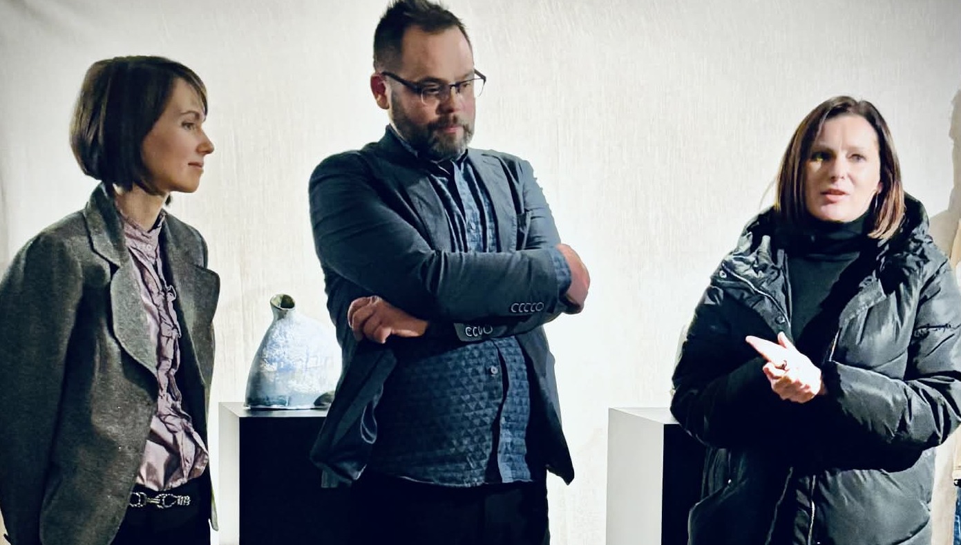 "Impresje jamneńskie” — wystawa szkła i ceramiki Evy Strámkovej Srníkovej i Piotra Stramskiego