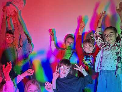 Warsztaty dla KUDiM w Laboratorium Światła WAiW