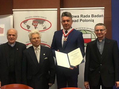 Prof. dr hab. Jacek Knopek odznaczony Krzyżem Polonii 