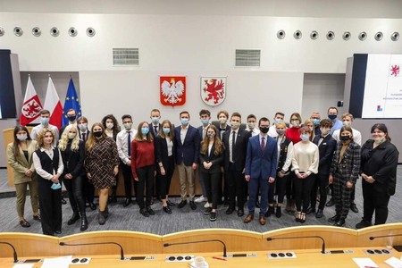 Studenci Politechniki Koszalińskiej w Młodzieżowym Sejmiku WZ