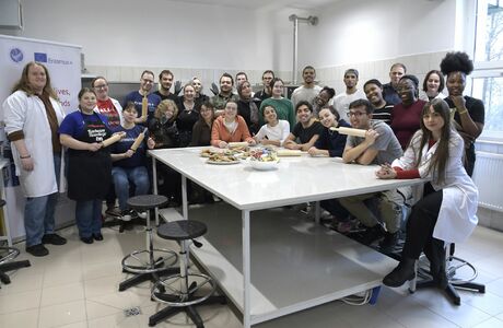 Święta od kuchni - studenci Erasmus+ poznają polskie tradycje