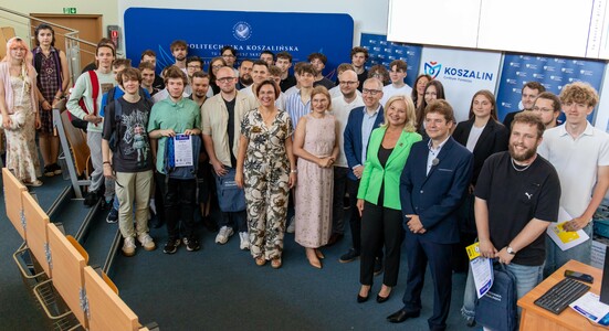 Znamy laureatów konkursu „AI UNIVERSITY #PROMPT-ME-SMART”